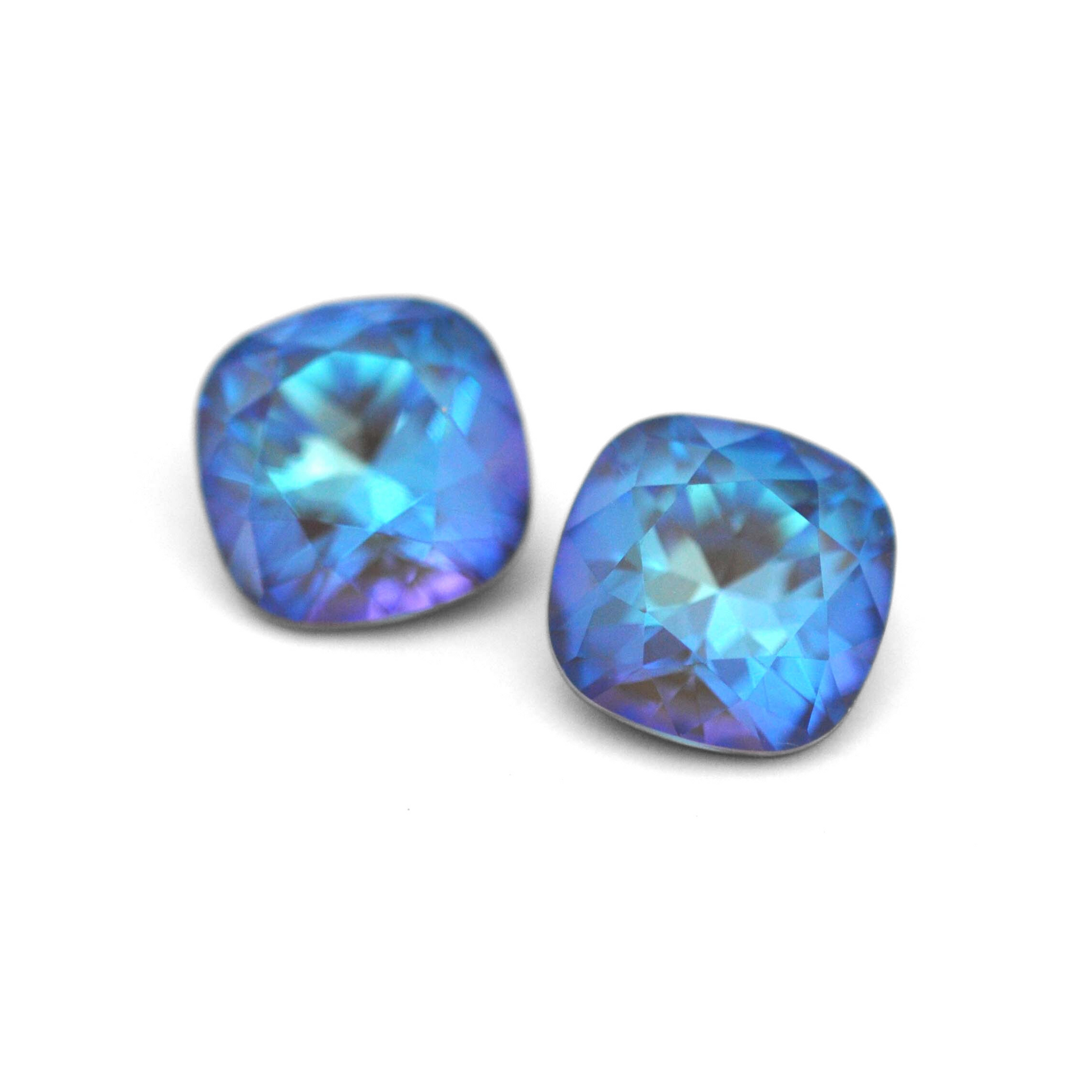 Cushion Square faceted Austrian crystal rhinestones in the color Army Green Delite displayed on a white background.