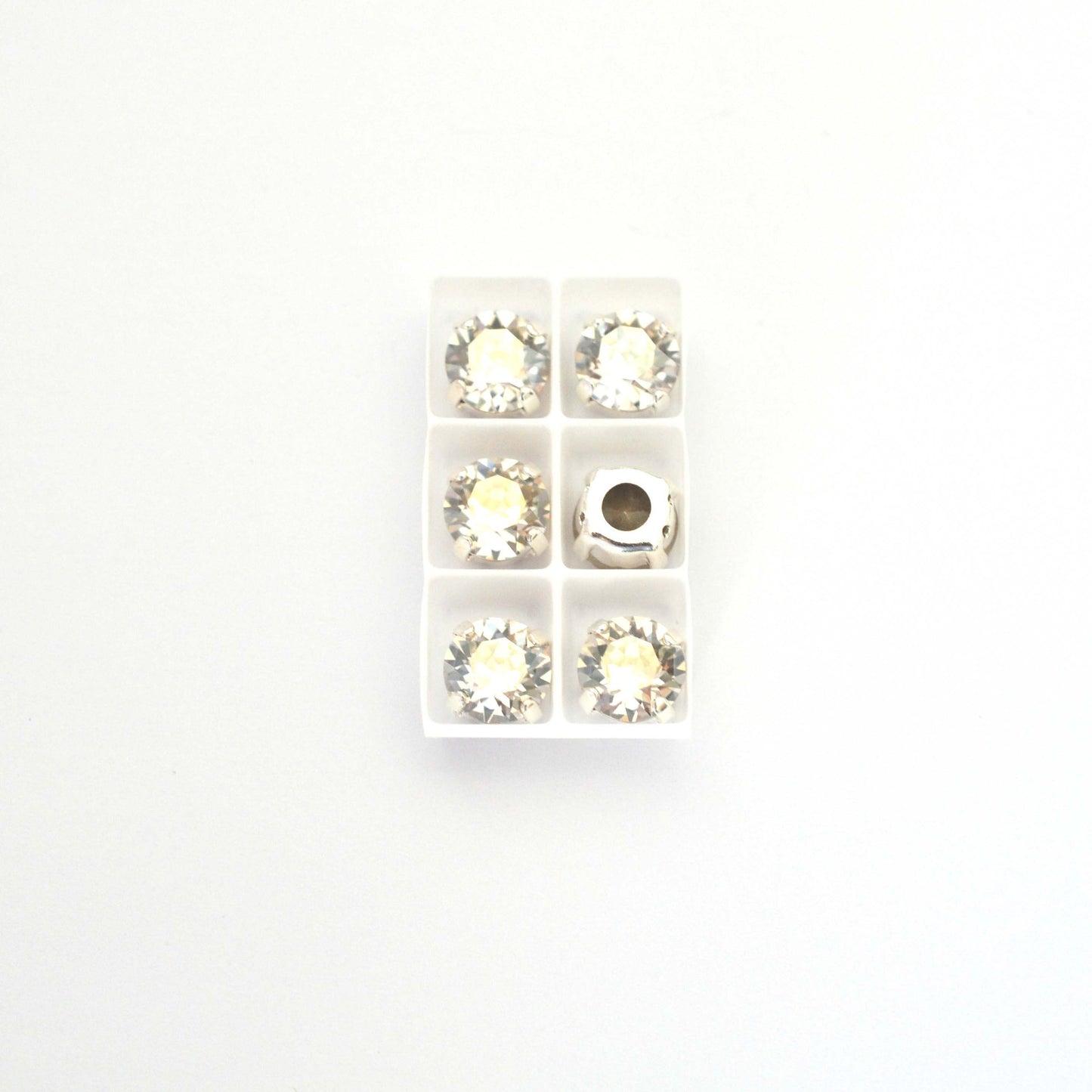 Silver Shade Sew On Set Barton Crystal Chaton Montees 8mm, 39ss