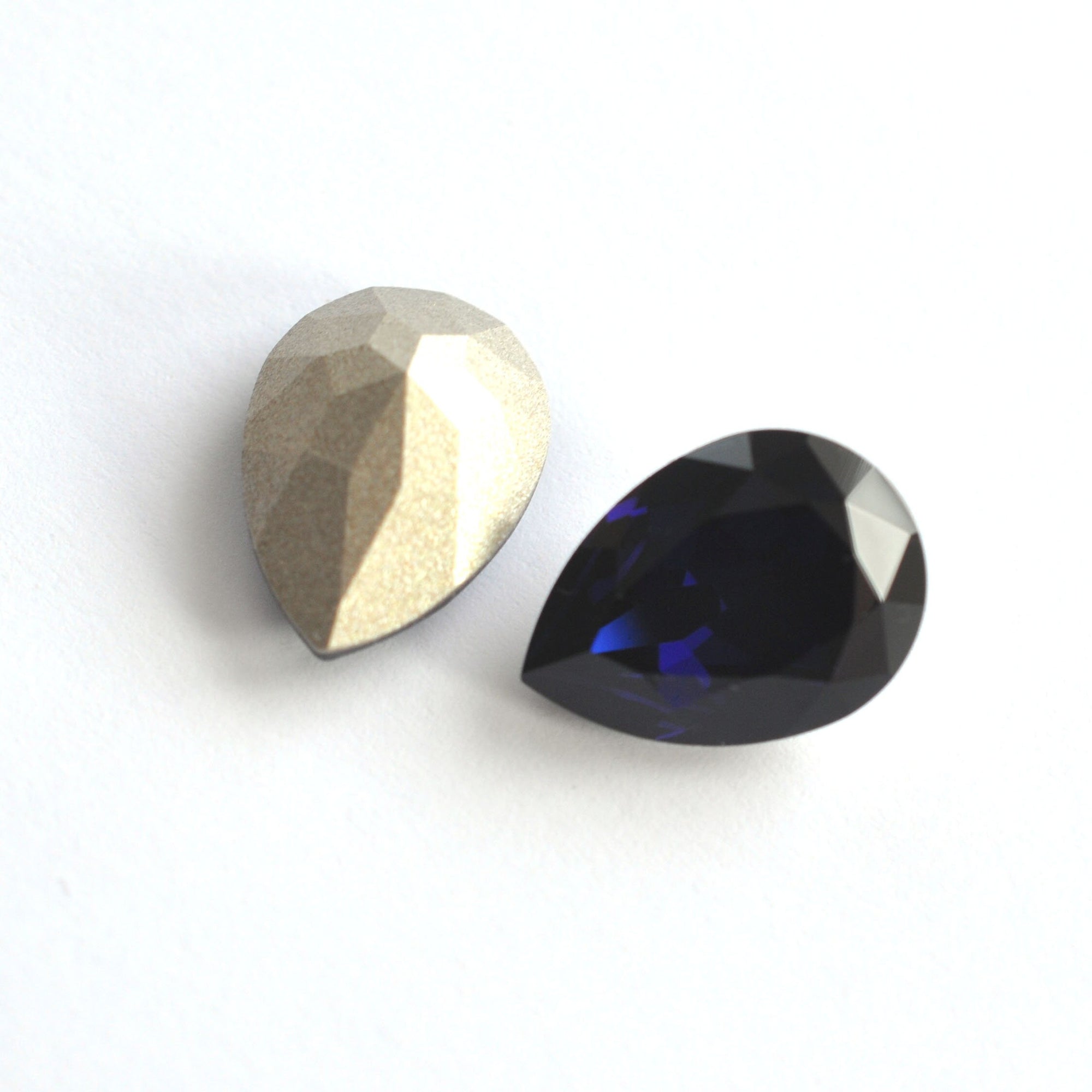 Dark Indigo Pear Shape 4320 Barton Crystal 18x13mm, 1 Piece