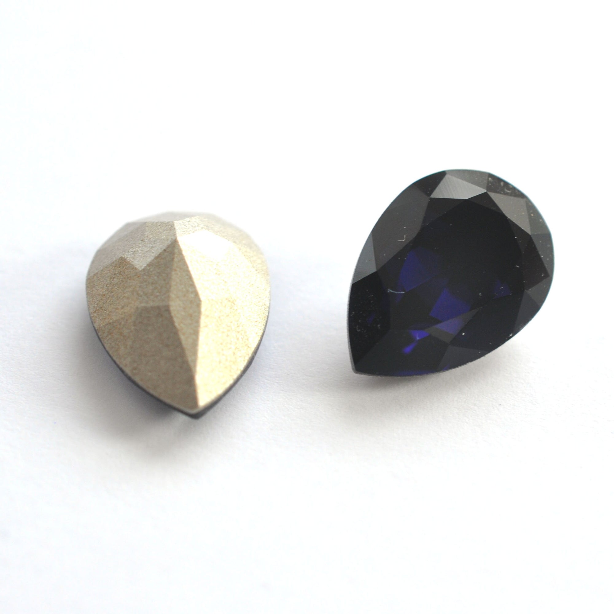 Dark Indigo Pear Shape 4320 Barton Crystal 18x13mm, 1 Piece
