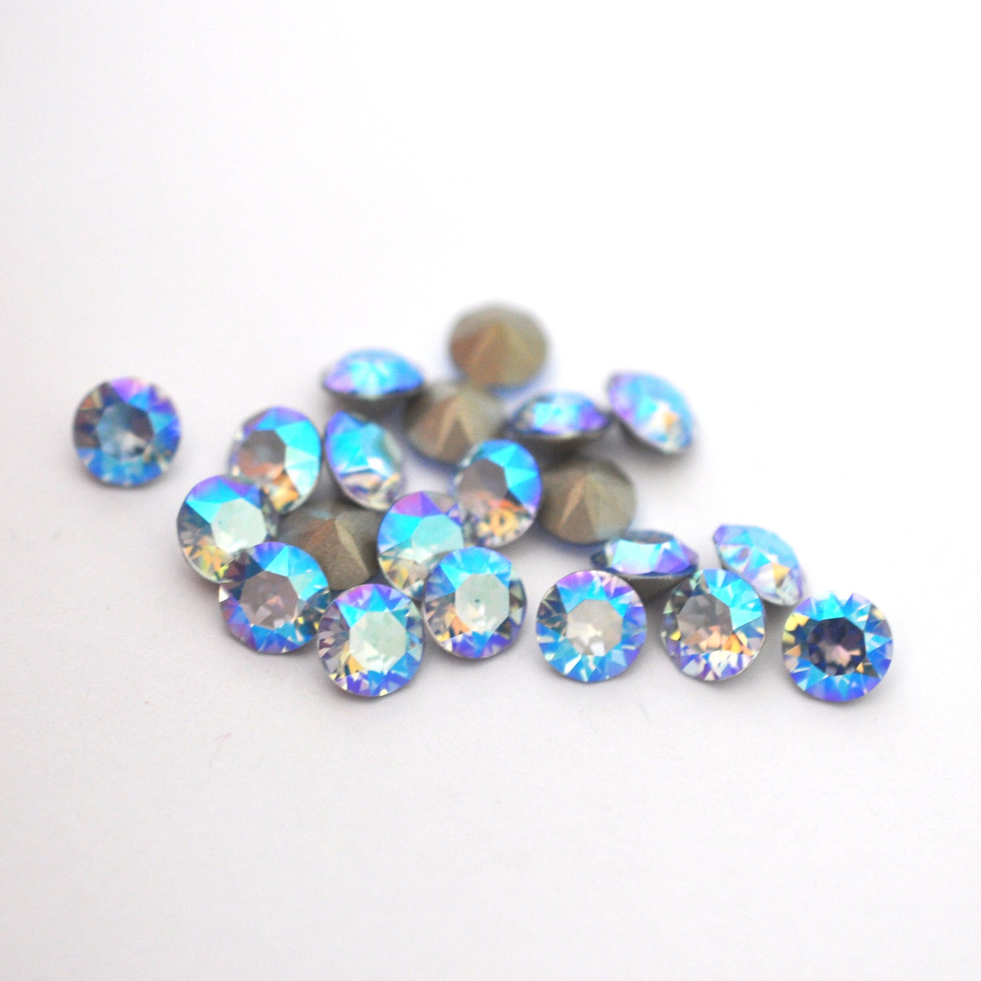 Light Sapphire Shimmer 1088 Pointed Back Chaton Barton Crystal 29ss, 6mm