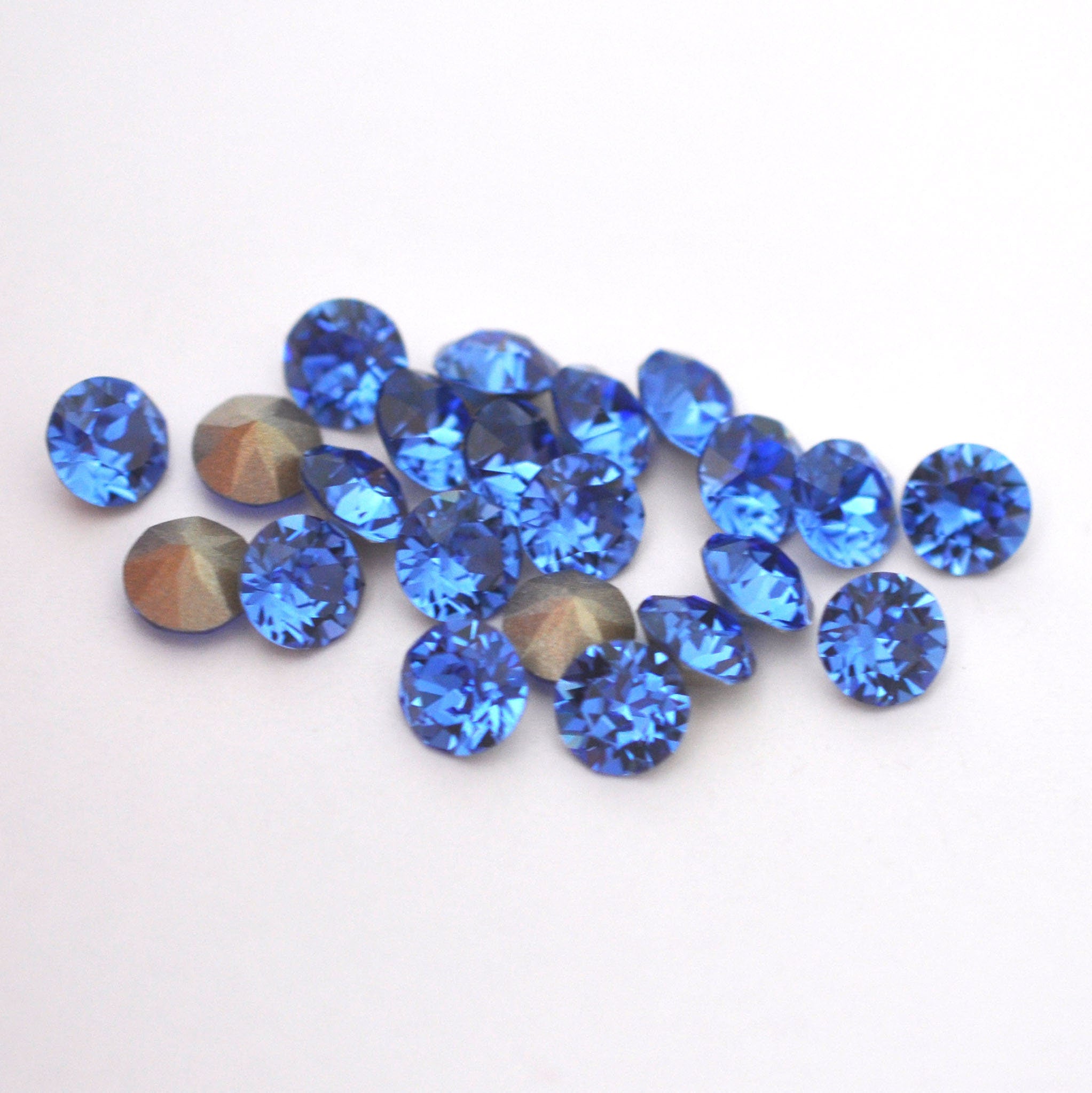 Sapphire 1088 Pointed Back Chaton Barton Crystal 29ss, 6mm