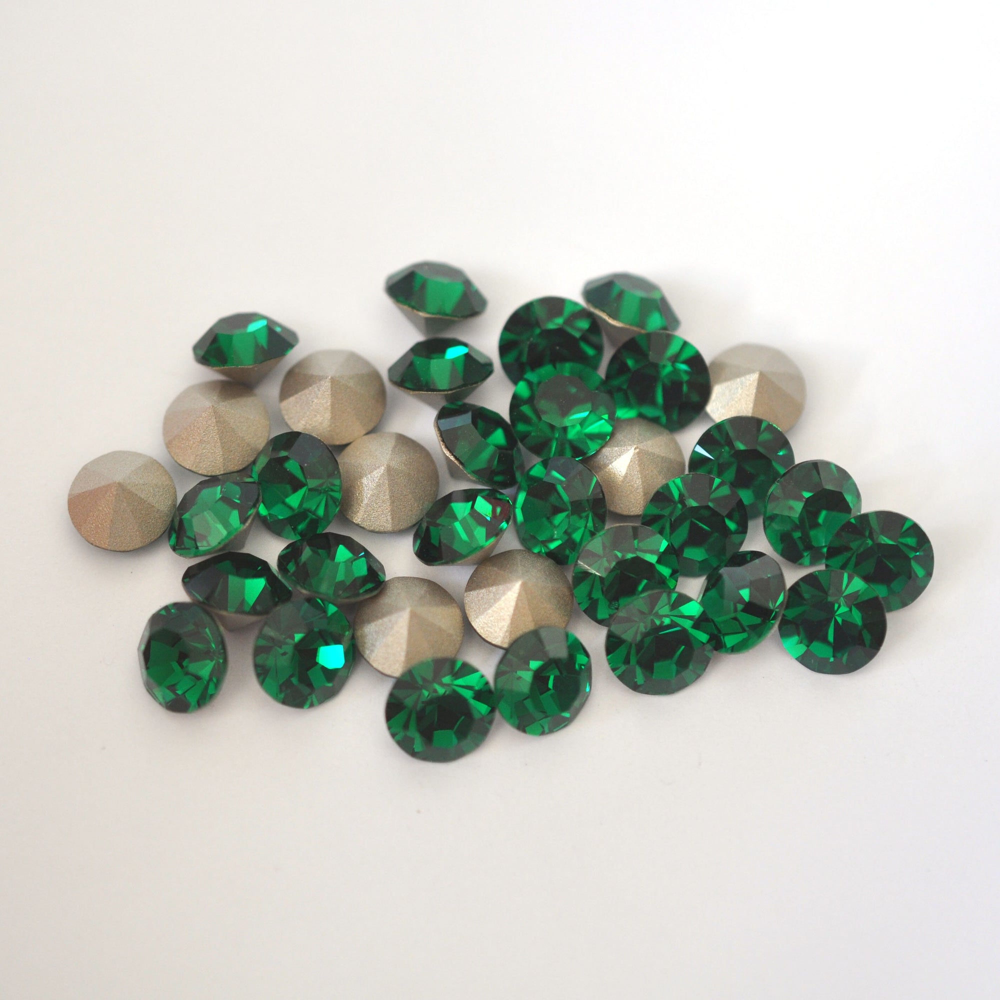 Emerald 39ss 1028 Preciosa Maxima Chatons