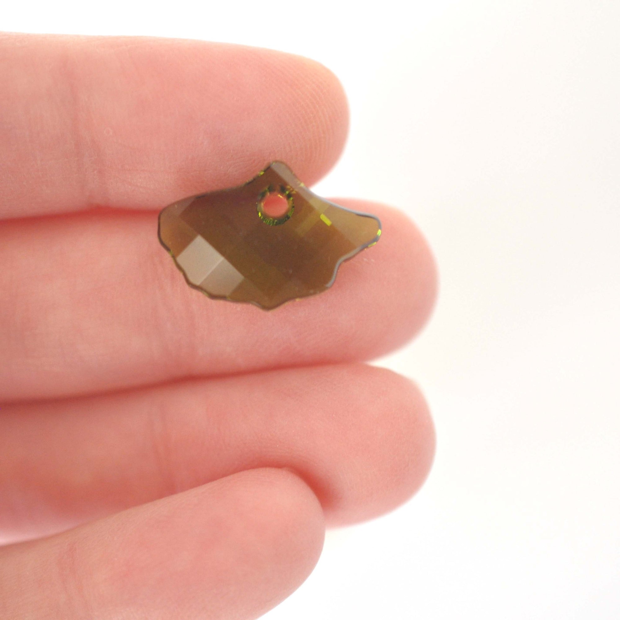 Olivine Ginko Leaf Pendant 6900 Barton Crystal 13.5x20mm