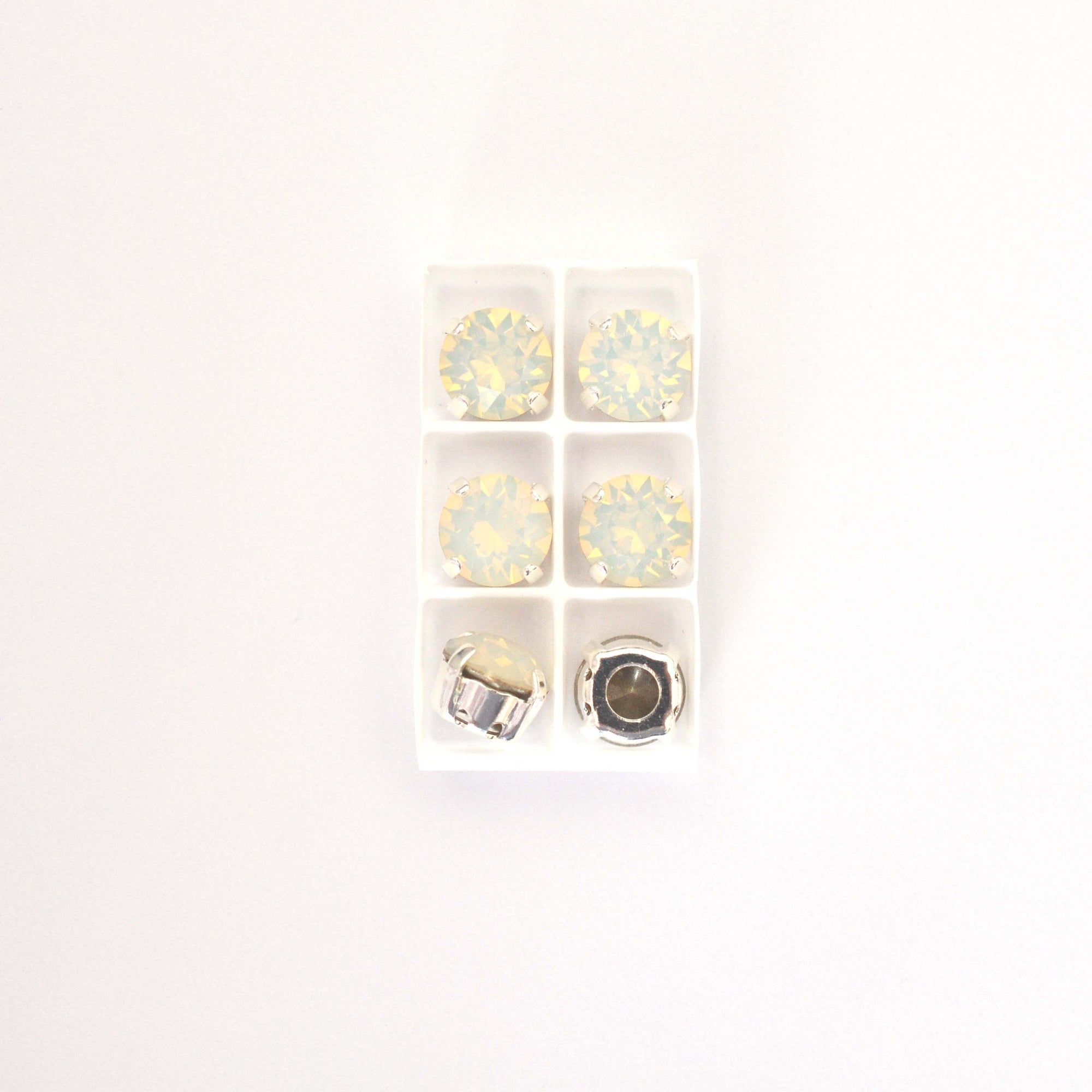 White Opal Sew On Set Barton Crystal Chaton Montees 8mm, 39ss