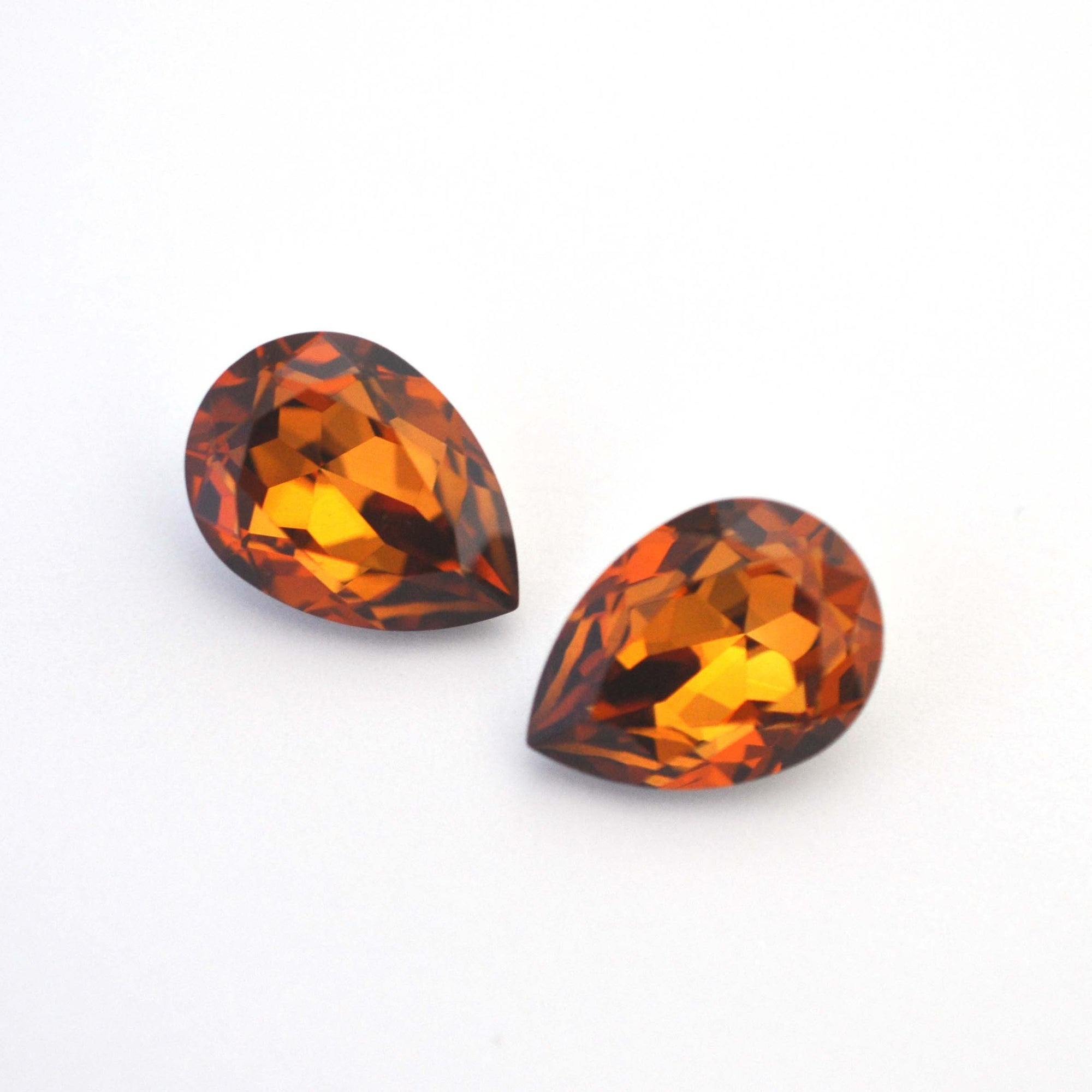 Light Amber Pear Shape 4320 Barton Crystal 18x13mm