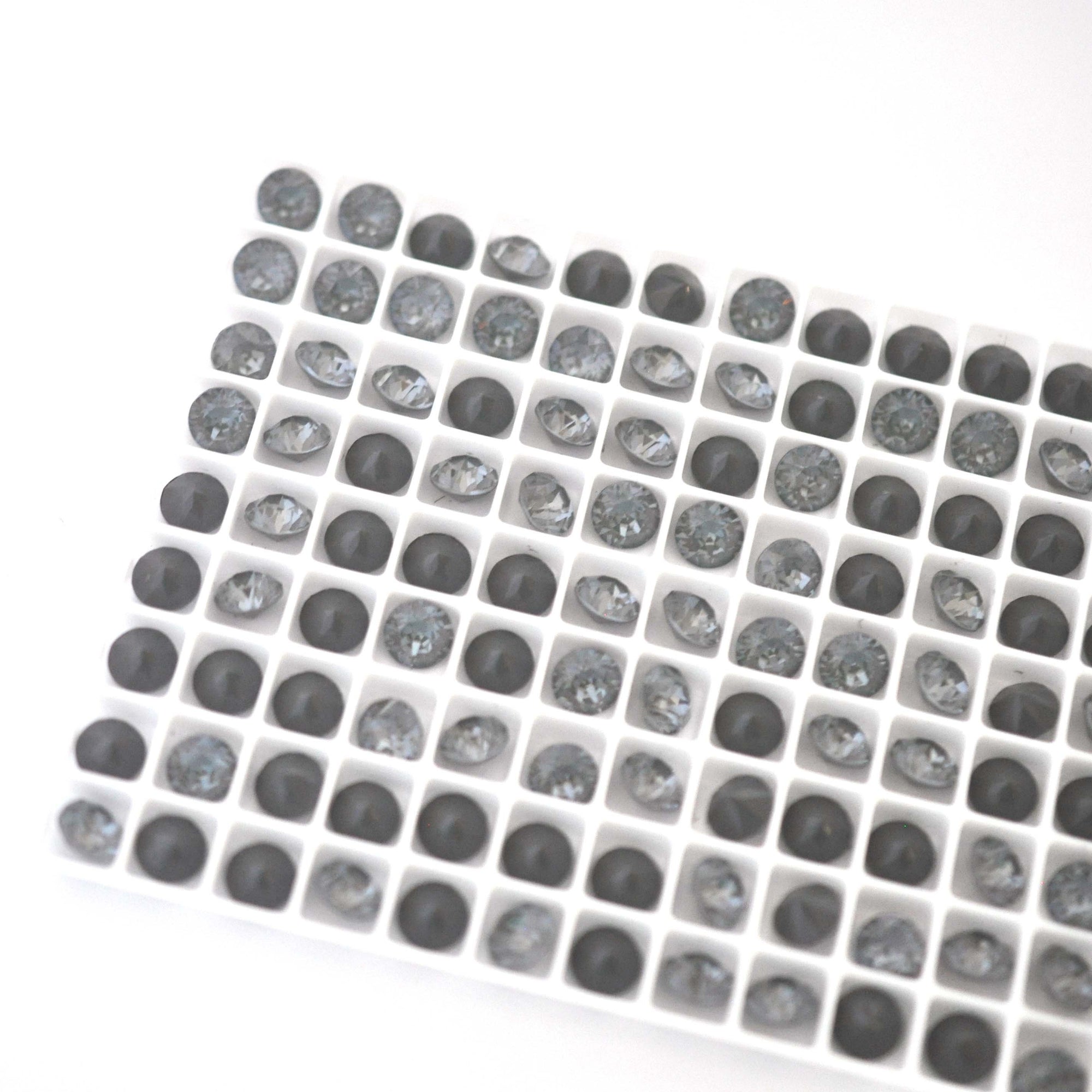 Dark Grey Ignite 1088 Pointed Back Chaton Barton Crystal 29ss, 6mm